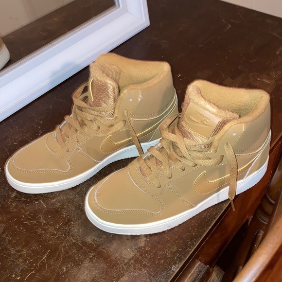 Nike Ebernon Womens Mid SE “Wheat” - Picture 2 of 4